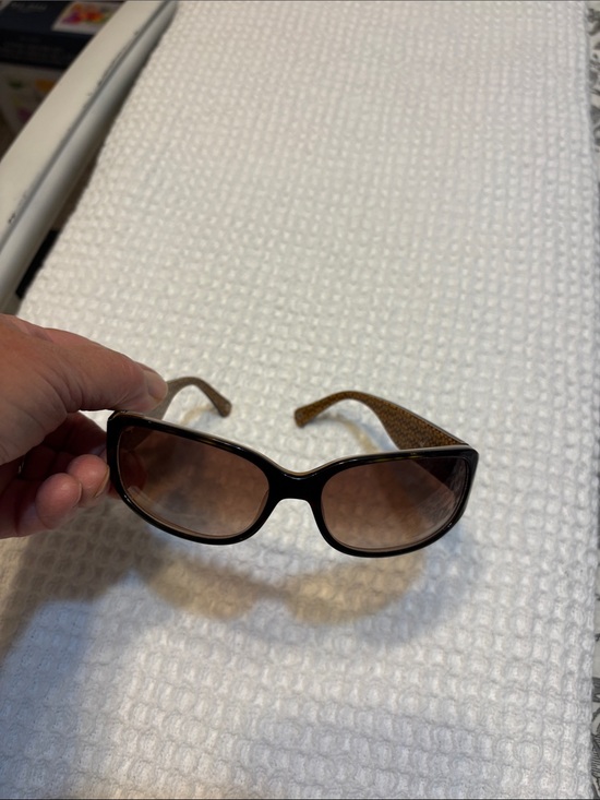Coach Accessories - Coach Brown Gradient Women’s Sunglasses with Textured Arms